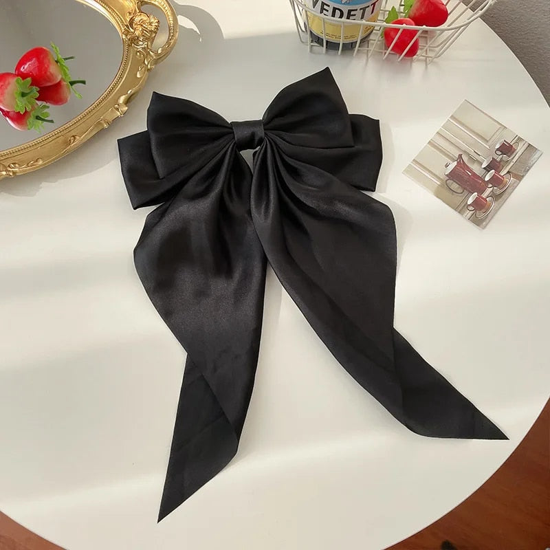 Satin Elegance | The Perfect Bow Clip for Timeless Charm