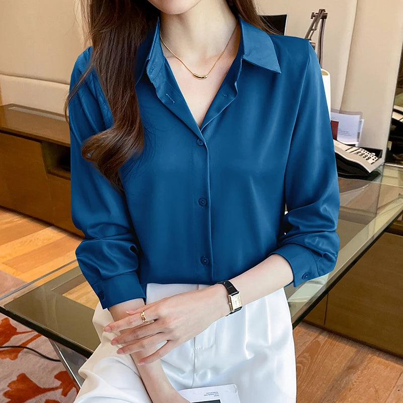 Chloe | Sleek Button-Up Blouse