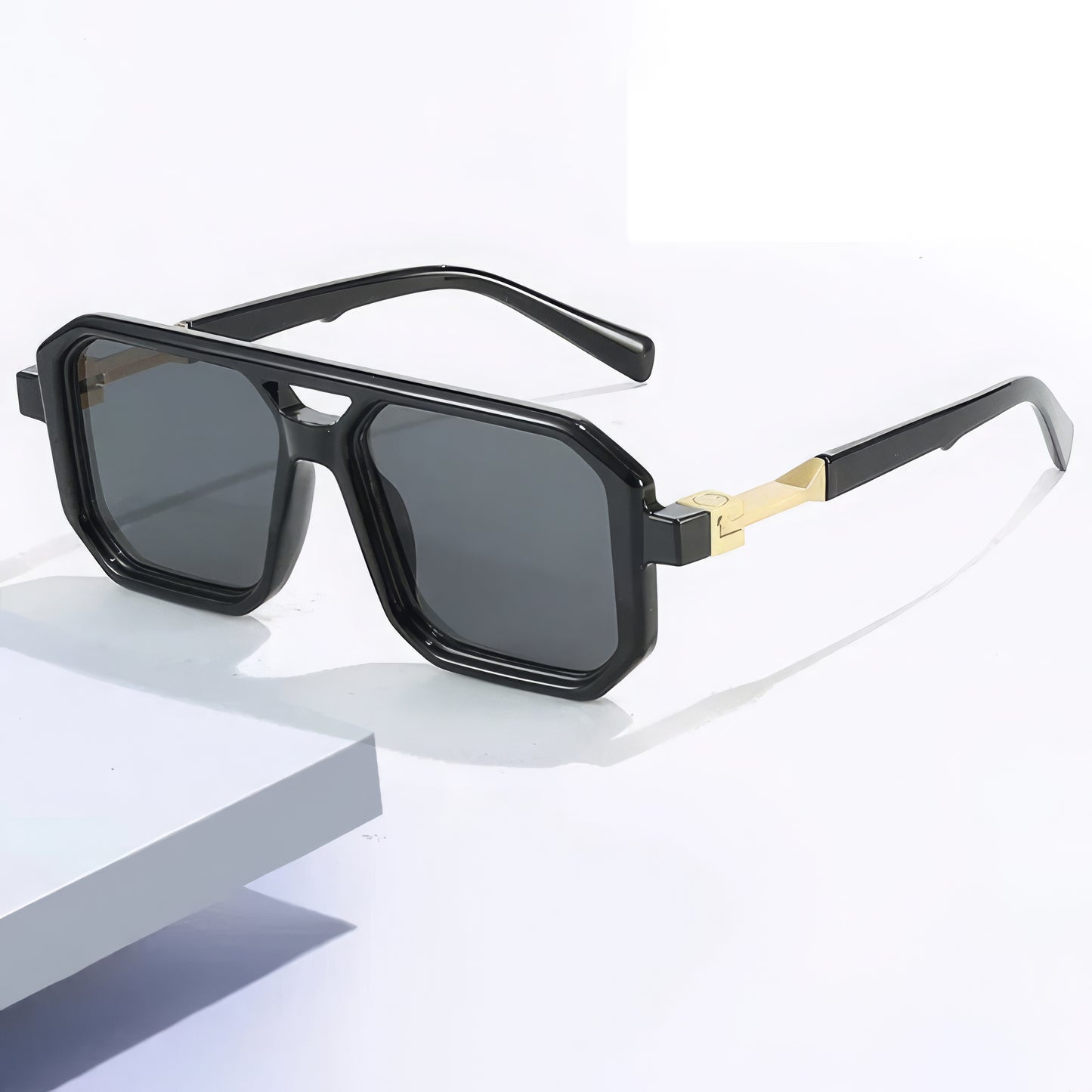 Retro Rays | Chic & Retro Gradient Square Sunglasses